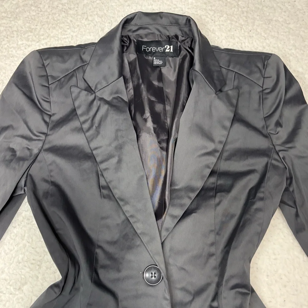 Forever 21 Women Gray Satin Double Breasted Fitted Blazer - Picture 4 of 10
